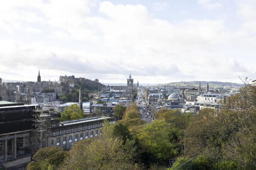 Altido Budget 4,5 And 6 Bed Private Flats, In Historic Old Town Edimburgo Exterior foto